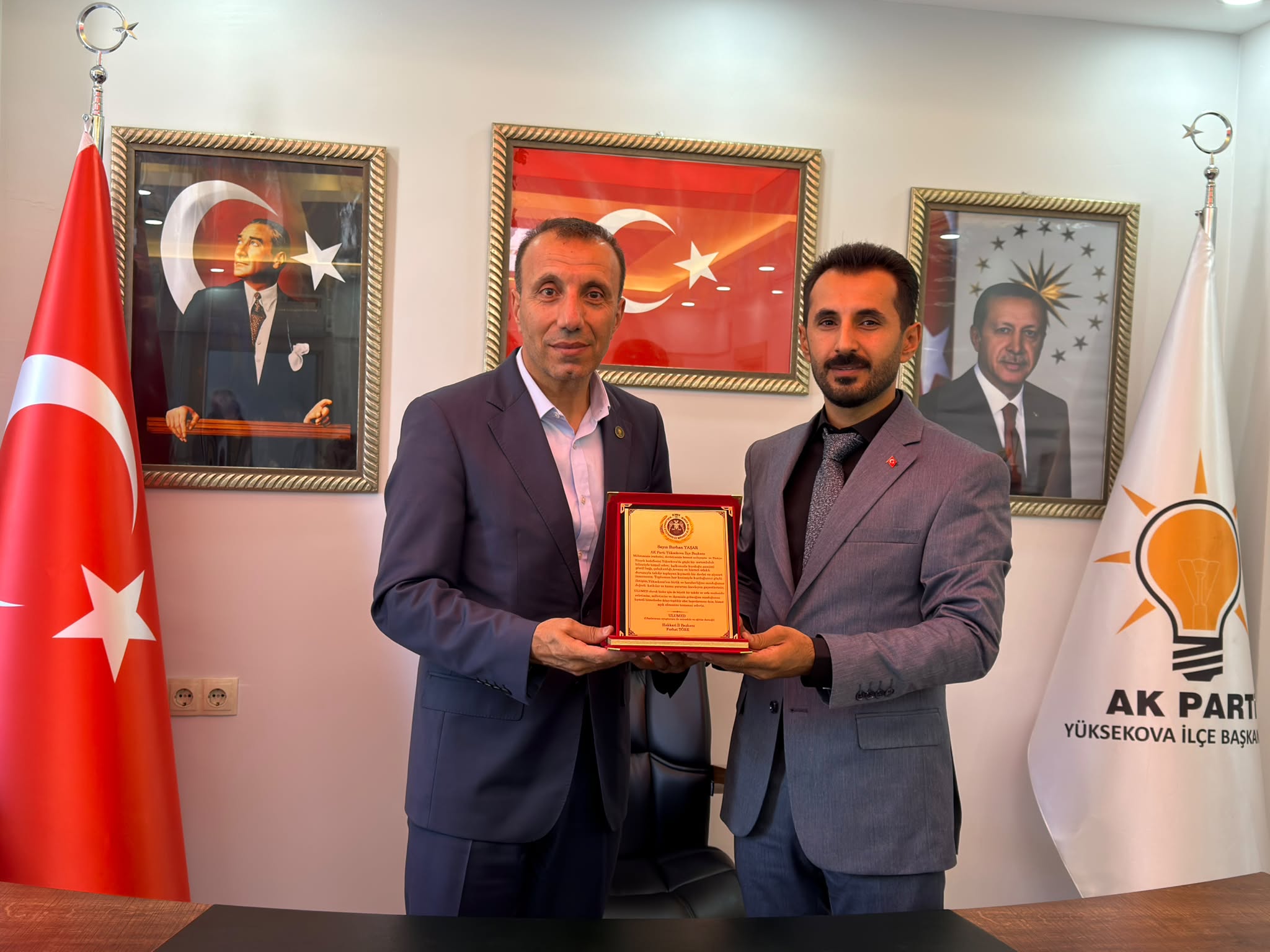 AK Parti Yüksekova İlçe Başkanımız Sayın Burhan YAŞAR’ı makamında ziyaret görsel 1