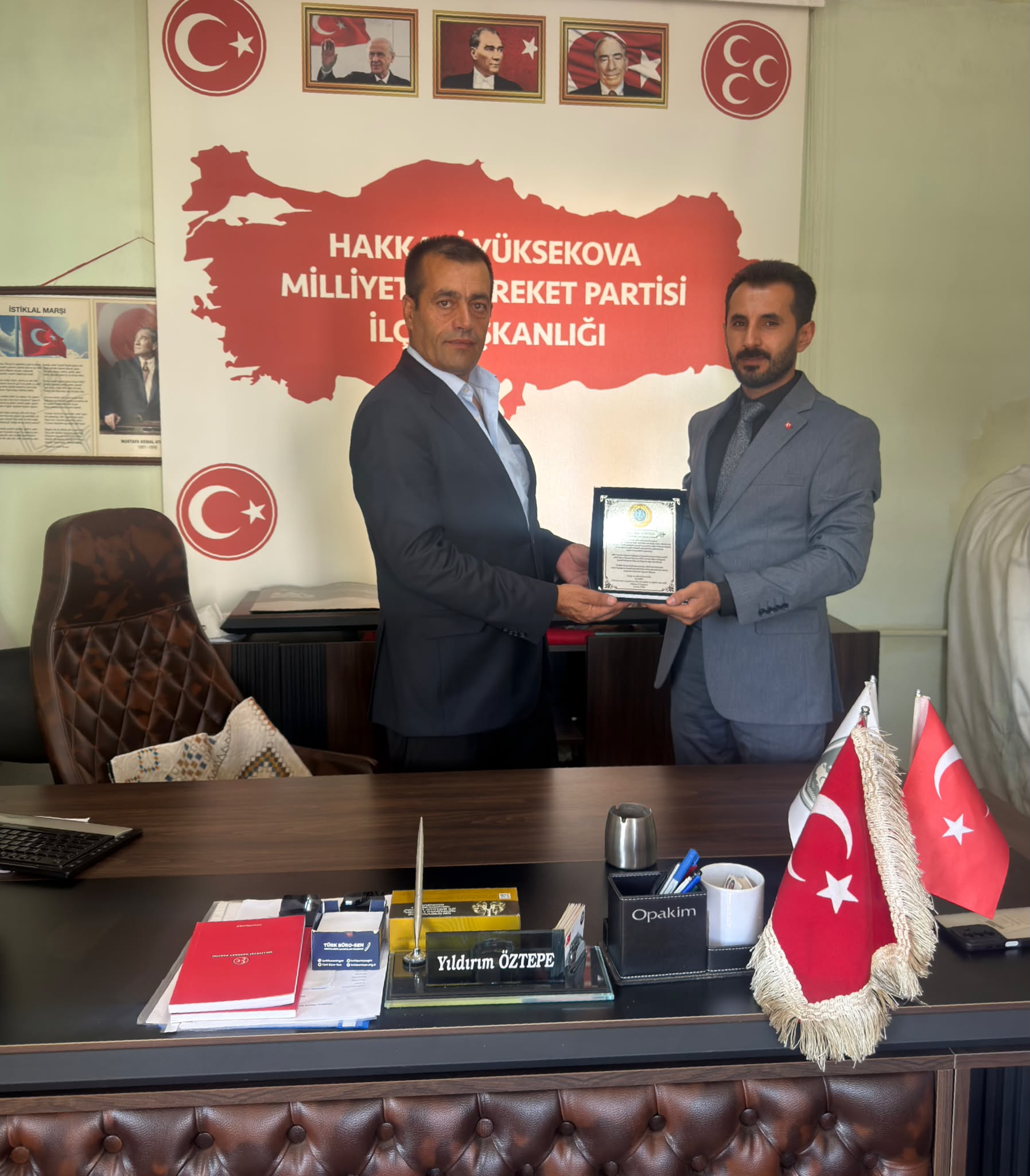 Milliyetçi Hareket Partisi Yüksekova İlçe Başkanımız Sayın Yıldırım ÖZTEPE’yi makamında ziyaret ettik